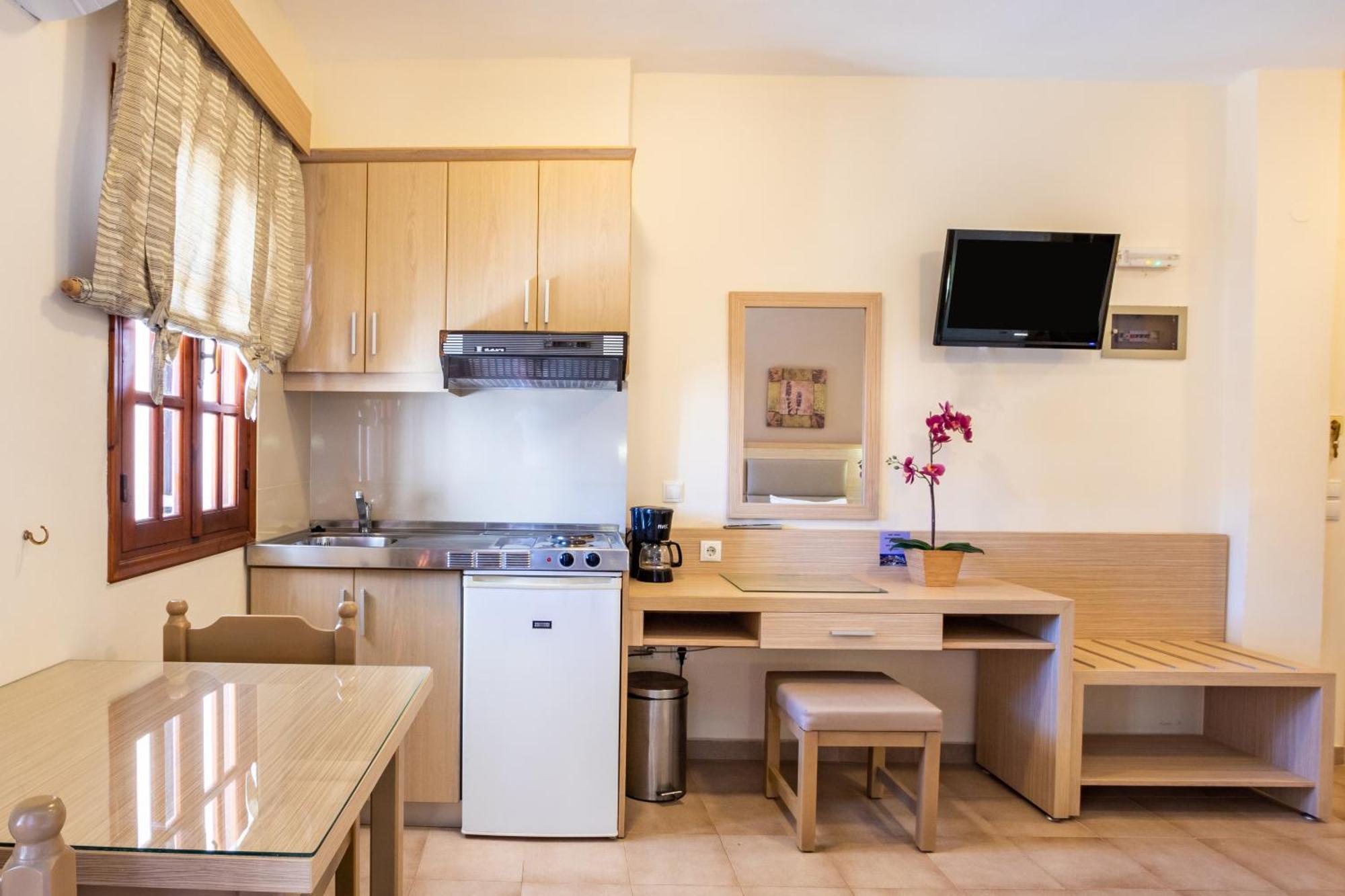 Aphrodite Luxury Studios & Apartments カルパトス エクステリア 写真